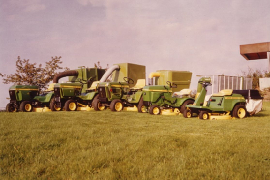 In rasanter Entwicklungszeit entsteht ein umfangreiches Produktprogramm im Bereich Grasaufnahme. In rasanter Entwicklungszeit entsteht ein umfangreiches Produktprogramm im Bereich Grasaufnahme.