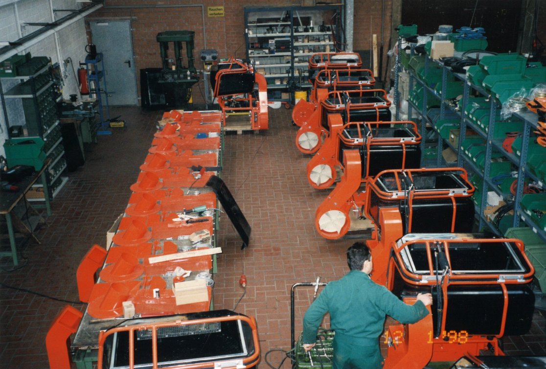 Durch den Markterfolg kann effizient in Serie gefertigt werden. Durch den Markterfolg kann effizient in Serie gefertigt werden.