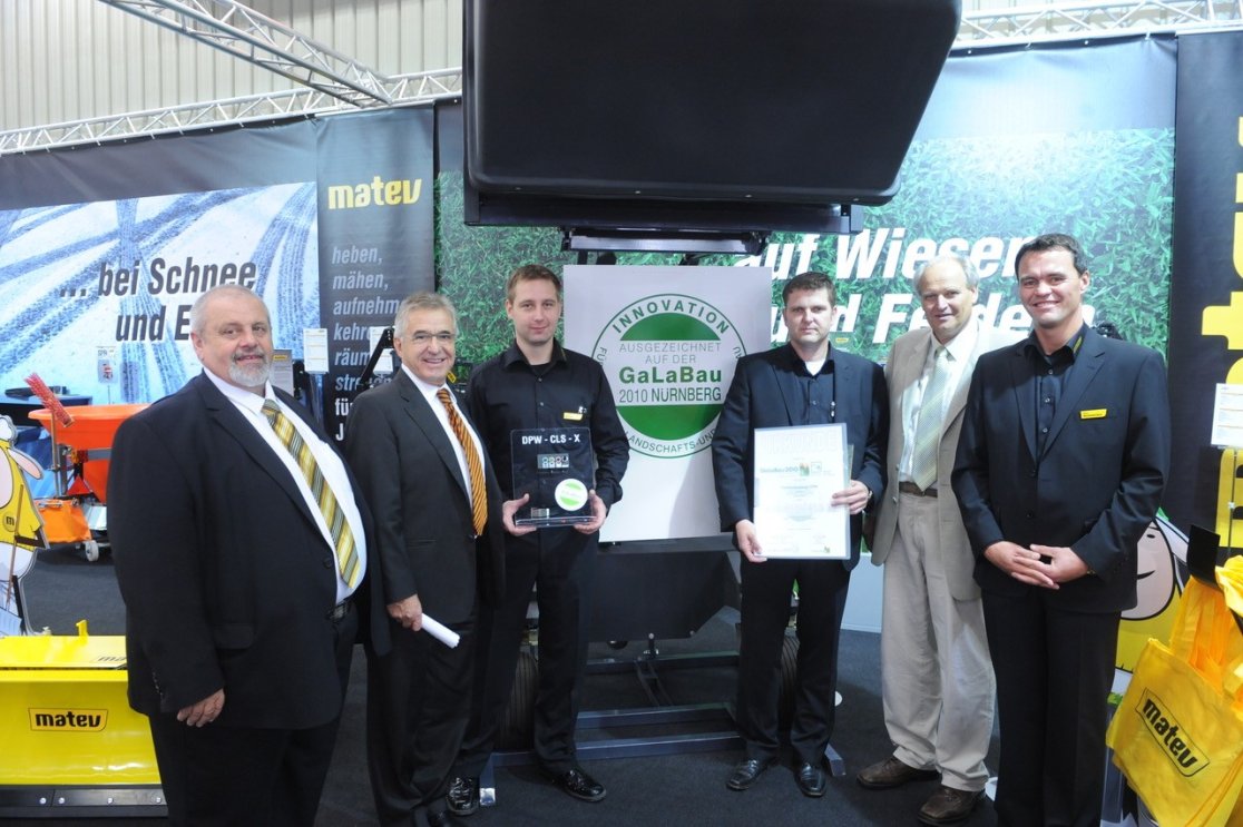 Die Dynamik und die Innovationskraft spiegeln sich in der goldenen Innovationsmedaille auf der Galabau wieder. Die Dynamik und die Innovationskraft spiegeln sich in der goldenen Innovationsmedaille auf der Galabau wieder.