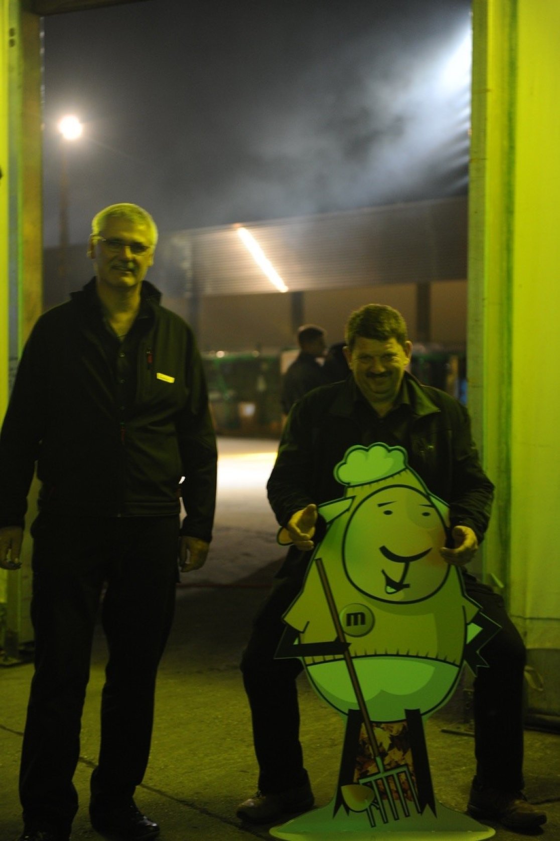 Willi findet auch Zutrauen zu unseren Mitarbeitern. Willi findet auch Zutrauen zu unseren Mitarbeitern.