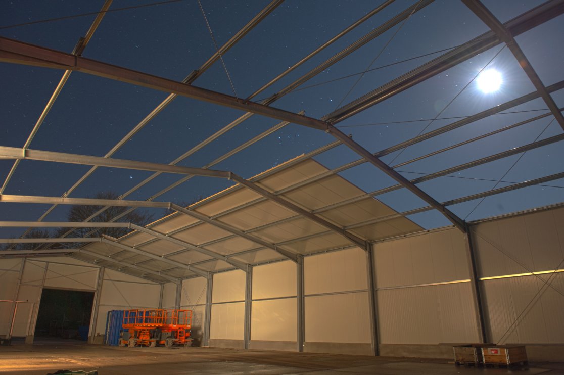 Die neue Versandhalle entsteht. Die neue Versandhalle entsteht.