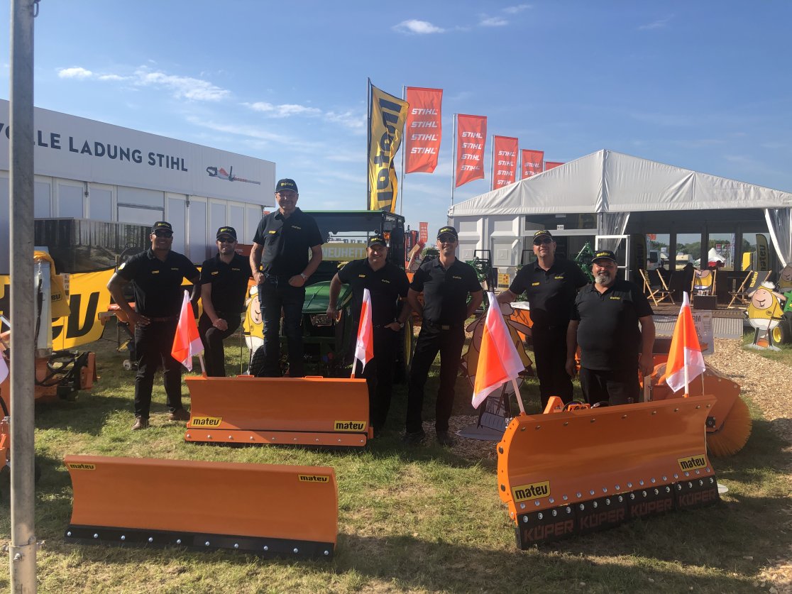 Auf der demopark mit unseren neuen Außendienstmitarbeitern Johannes Just und Jürgen Abing. Auf der demopark mit unseren neuen Außendienstmitarbeitern Johannes Just und Jürgen Abing.