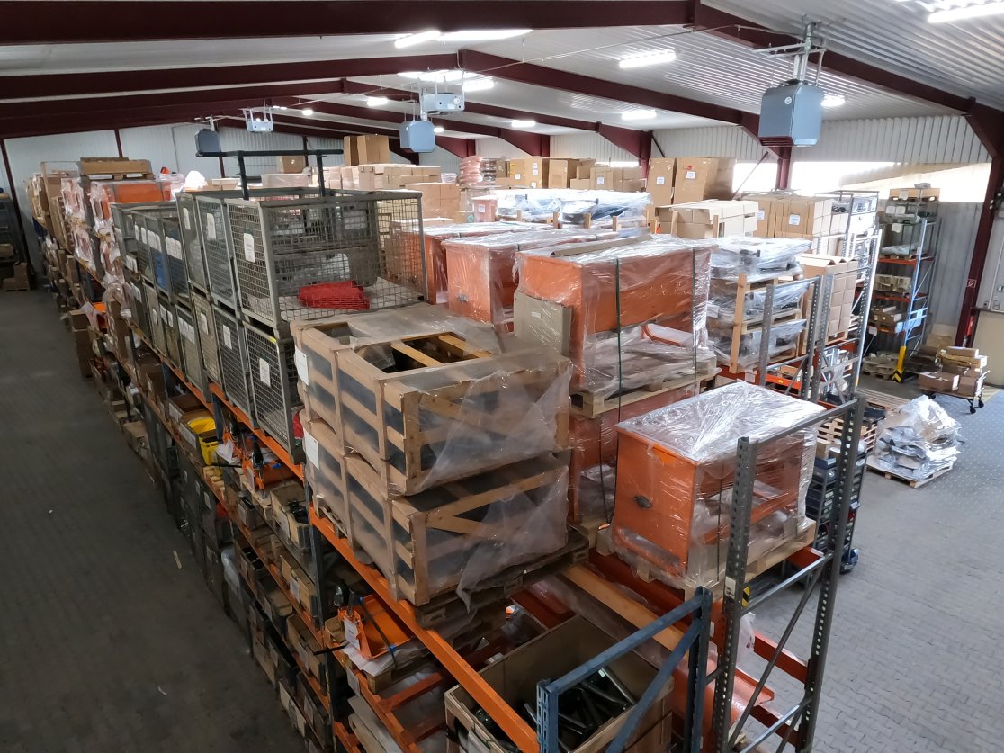 Ein weiteres Lager wird integriert und über digitalen Scannerbetrieb geführt. Ein weiteres Lager wird integriert und über digitalen Scannerbetrieb geführt.