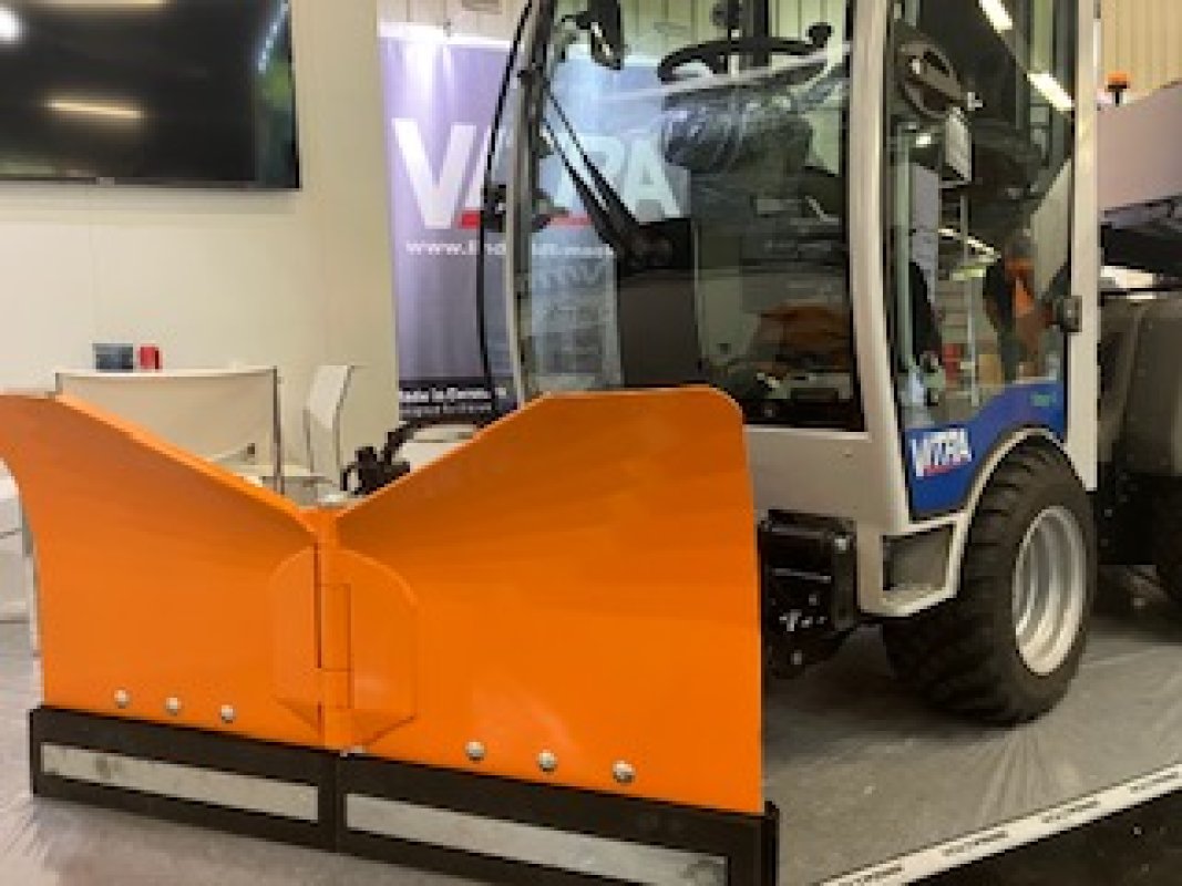 Unser V-Pflug Schneeräumschild bei Vitra Unser V-Pflug Schneeräumschild bei Vitra